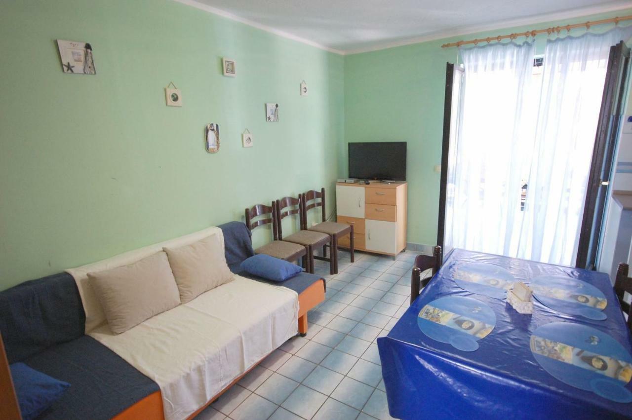 נייביצה Apartments Juric By El-Pi Tours מראה חיצוני תמונה
