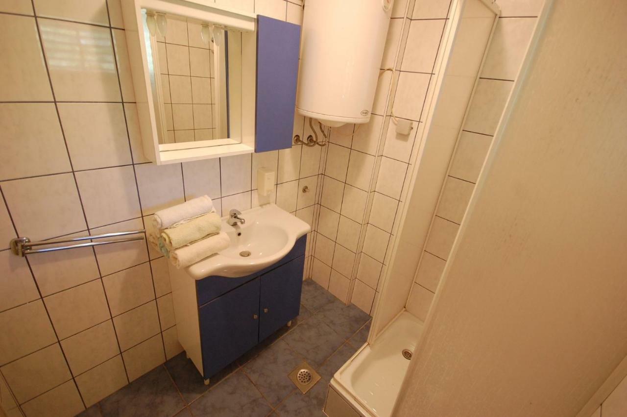 נייביצה Apartments Juric By El-Pi Tours מראה חיצוני תמונה