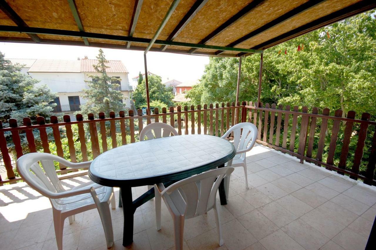 נייביצה Apartments Juric By El-Pi Tours מראה חיצוני תמונה