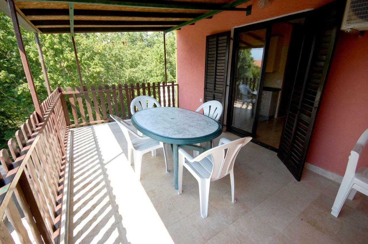 נייביצה Apartments Juric By El-Pi Tours מראה חיצוני תמונה